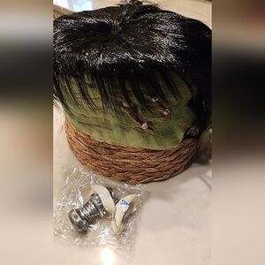 The Munster Headpiece